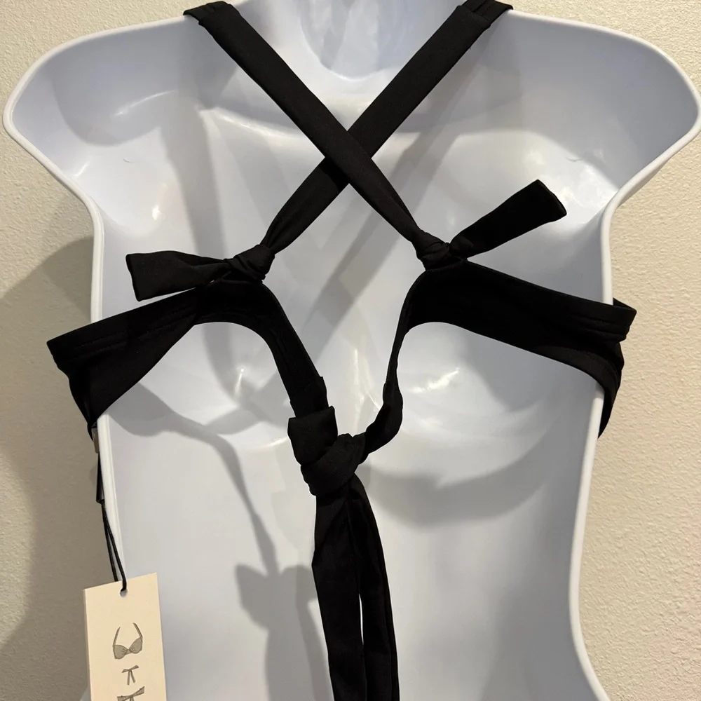 NEW Calvin Klein Black Underwire Bikini Top Convertible Straps‎ XL